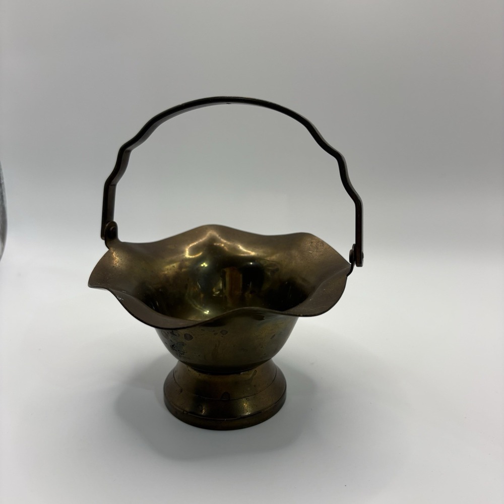 Vintage Interpur Solid Brass Ruffle Scalloped Edge Basket Bowl w/ Handle